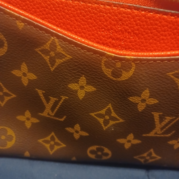 PURSE - Picture 2 of 4